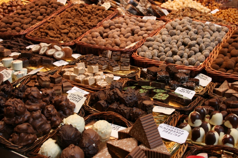 boulangerie-HYERES-min_chocolates_chocolate_nibble_sweetness_fine_chocolates_gourmet_candy_brand-752083